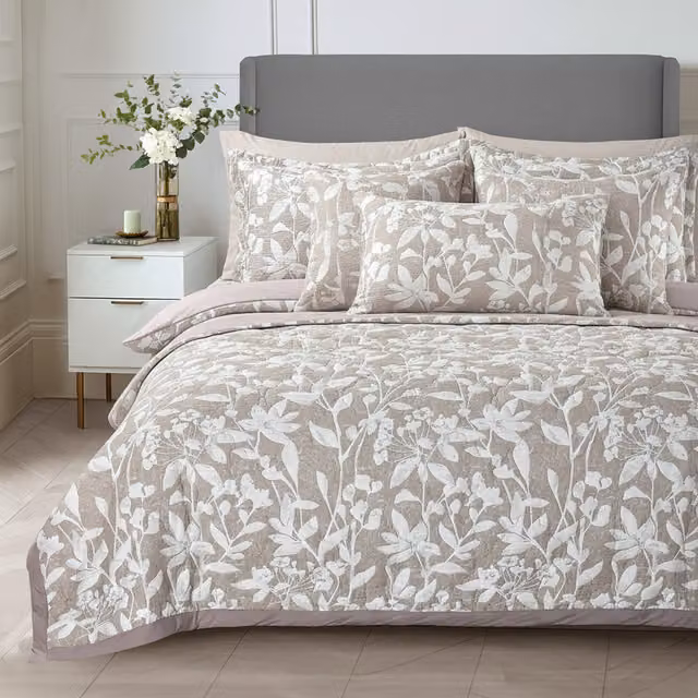 Sweet Dreams Luxury 3D Jacquard Floral Duvet Cover Set in Beige and Brown, 180 x 200 cm