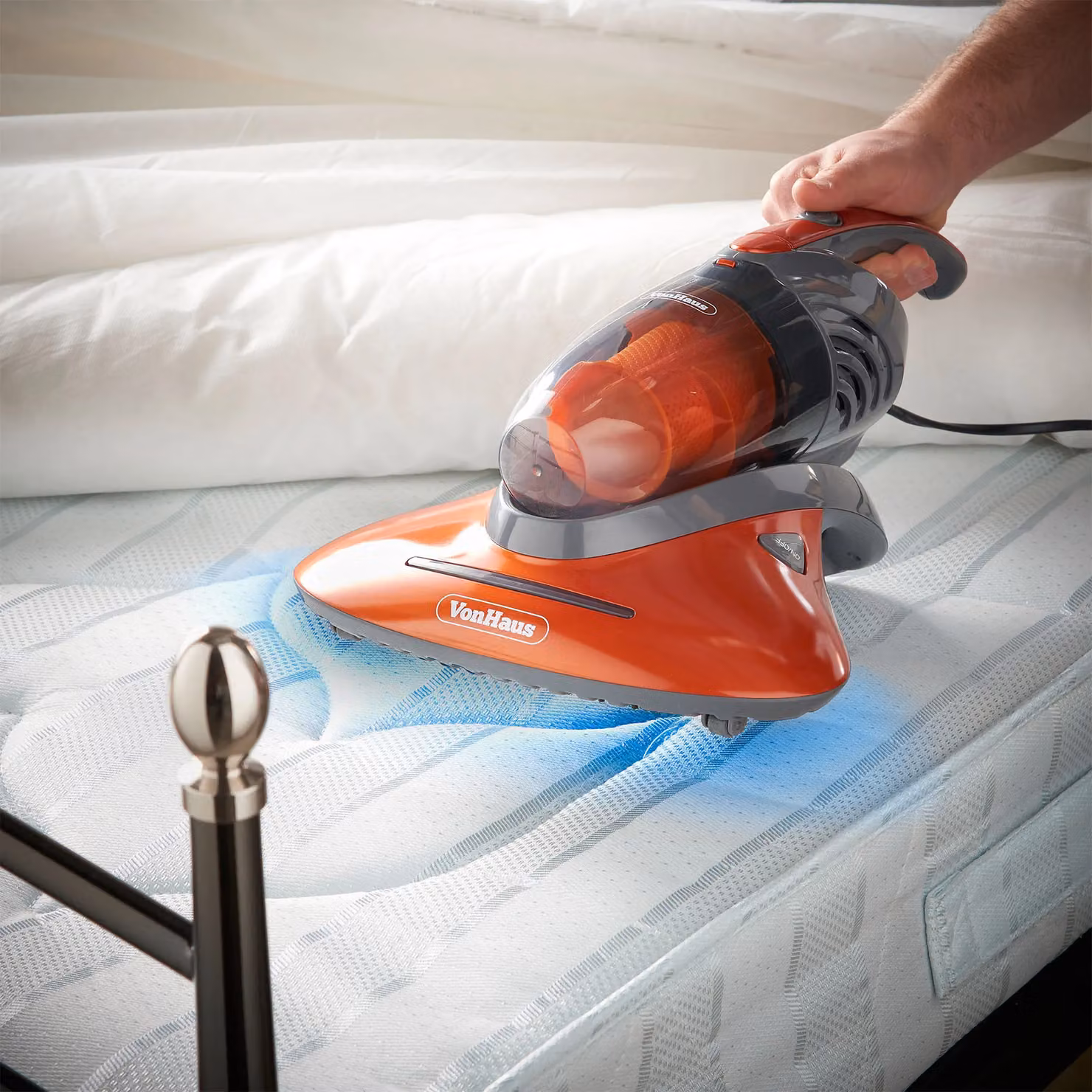VonHaus Handheld UV Vacuum Cleaner with HEPA Filter and Tapping Vibration in Orange – 3