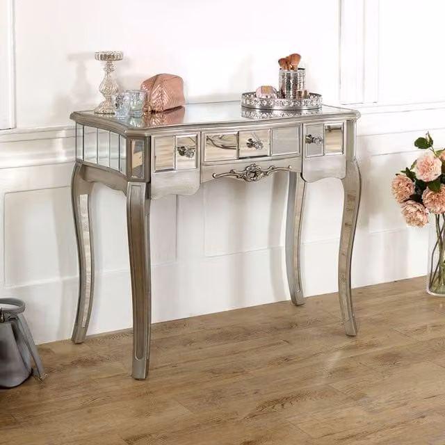 Melody Maison Tiffany Range Mirrored Dressing Table in Silver