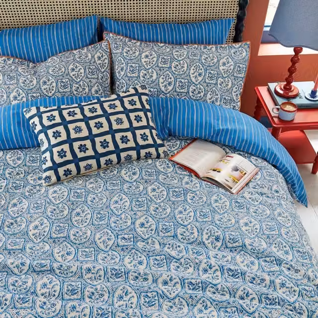 Land & Shore Portrait Double Duvet Cover and Pillowcase Set, Blue Floral Cotton, Reversible, W: 140 cm, L: 200 cm