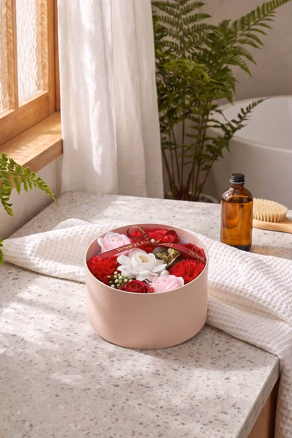 Living and Home Round Red Soap Flower Gift Box with Roses – 2