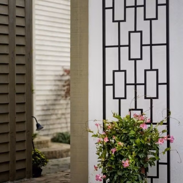 Primrose Staggered Rectangle Design Contemporary Trellis in Black, Height: 198 cm