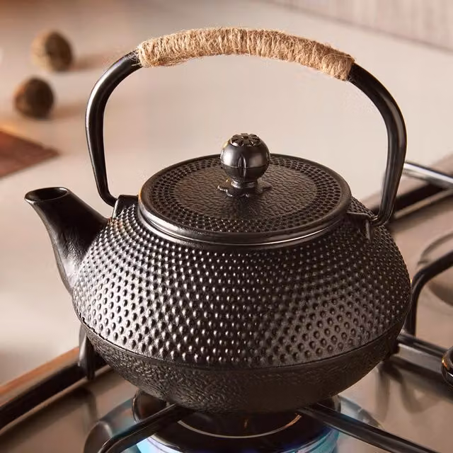 VonShef Black Cast Iron Teapot with Infuser