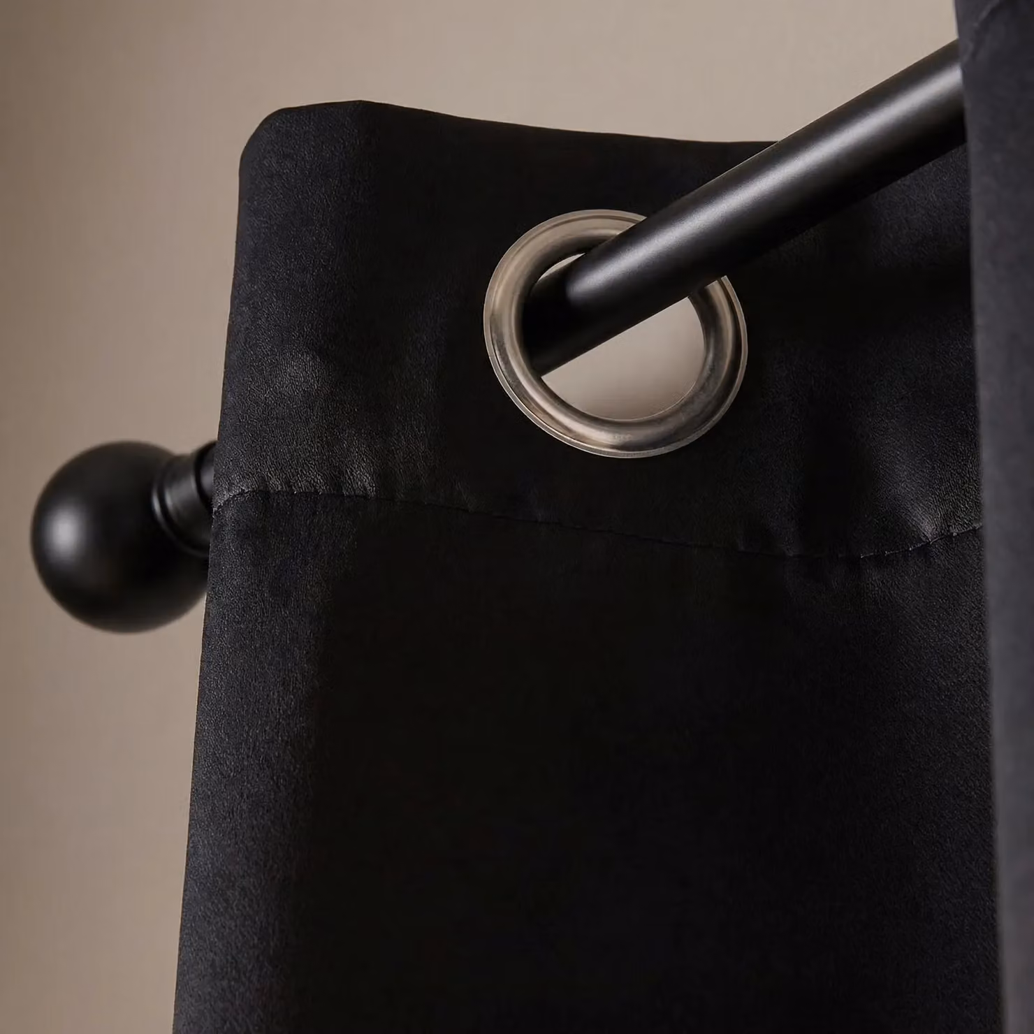 OHS Pair of Thermal Ready Made Eyelet Blackout Curtains in Black, Width: 167 cm, Drop: 137 cm – 2