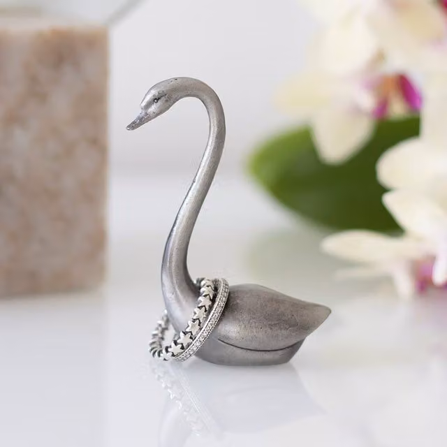 Kingsbury Gifts Silver Swan Metal Ring Holder Stand