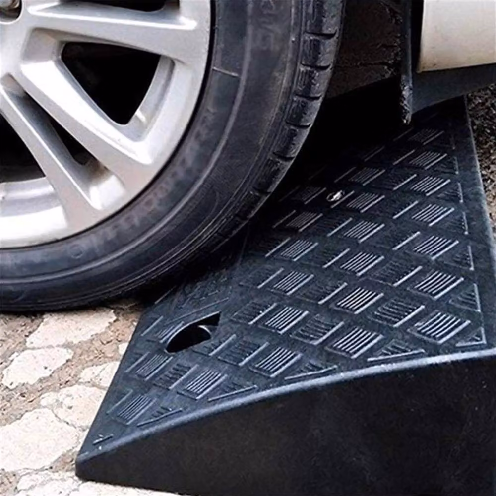 FLAVORA Heavy Duty Portable Kerb Ramps, 4 Pack, Black, W: 52 cm, L: 1000 cm – 4