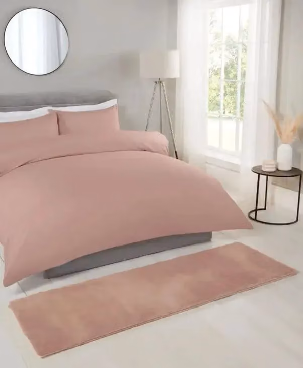 The Linen Consultancy Luxury Faux Fur Round Rug in Pink, Diameter: 133 cm