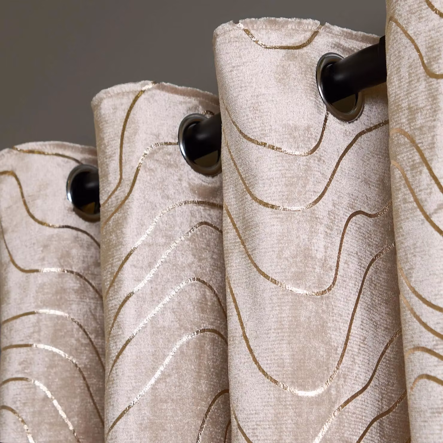 OHS Velvet Eyelet Curtains with Metallic Foil in Natural, Thermal Insulating Pair, Width: 168 cm, Drop: 229 cm – 3