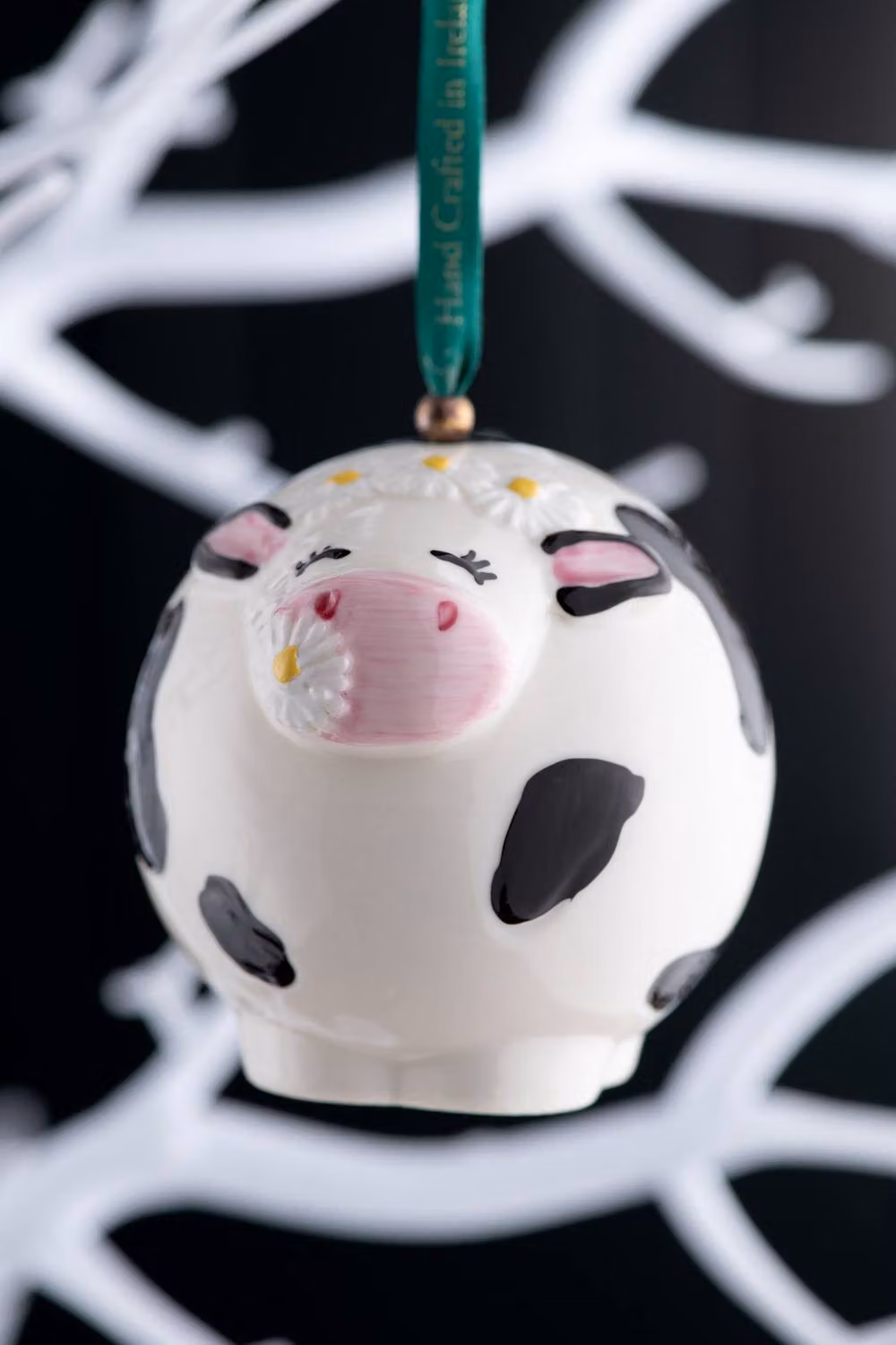 Belleek Classic Daisy the Cow Porcelain Hanging Ornament in Ivory with Floral Details – 2