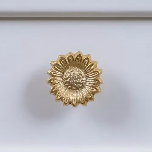 Melody Maison Polished Gold Sunflower Brass Drawer Knob