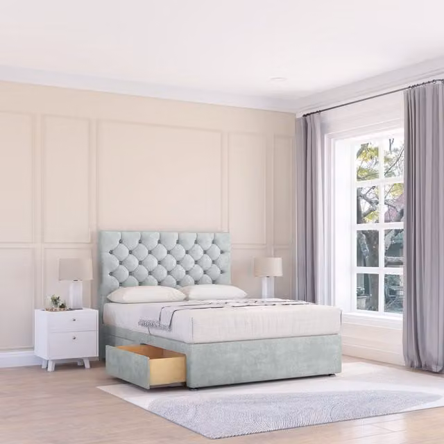 Sloomy Mayfair King Size Divan Bed Base with 4 Drawers and Chesterfield Floor Standing Headboard in Silver Fabric, W/D/H: 180 x 200 cm