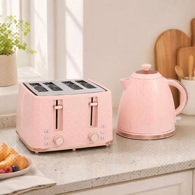 STILVORA Kettle and 4 Slice Toaster Set in Pink