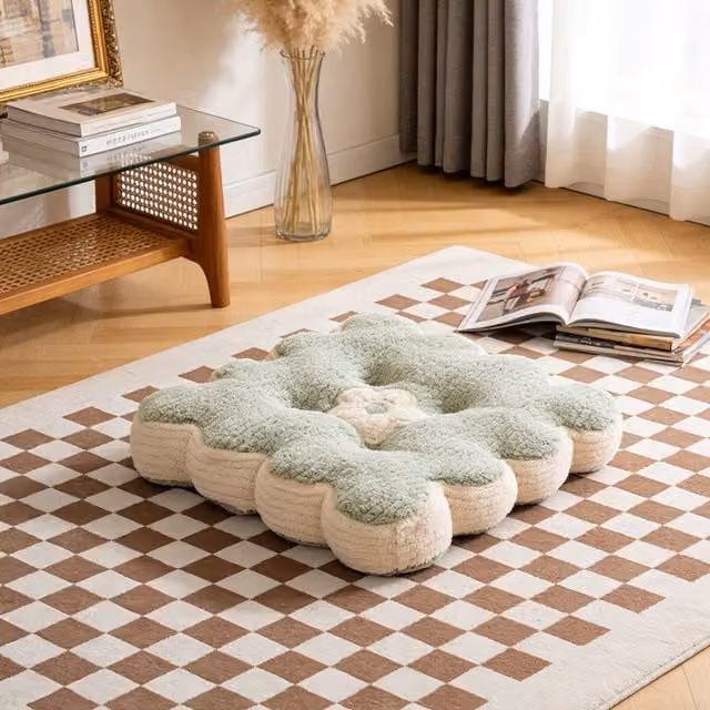 Livingandhome Green Flower-Shaped Plush Chair Cushion