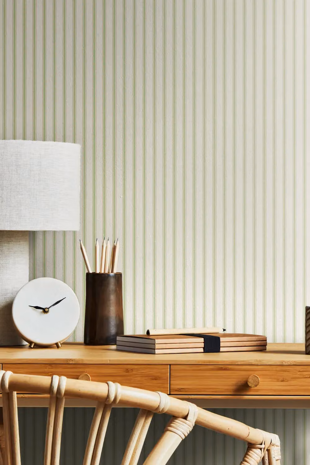 Hoopla Walls Chalk Stripe Abstract Wallpaper in Green – 2