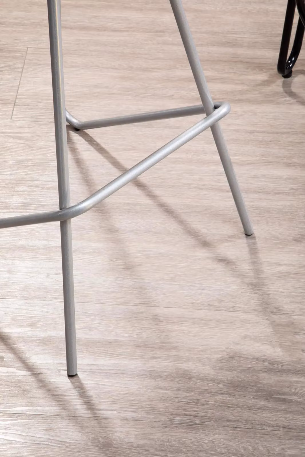 Orsina Modern Metal and Wood Bar Stool in Beige and Silver, H 78 x W 44 x D 44 cm – 2