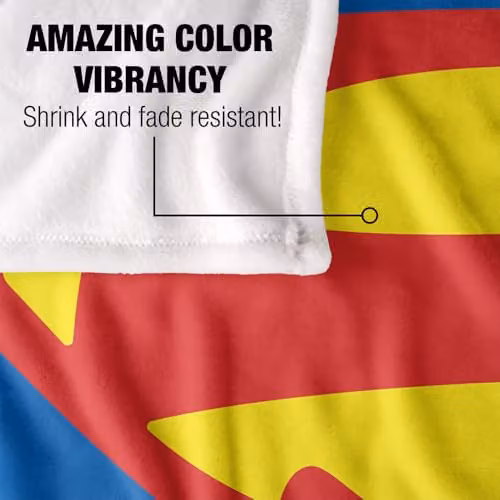 Warner Bros. Superman Shield 1952 Super Soft Microfibre Fleece Throw Blanket, Multicolour, W: 127 cm x L: 152.4 cm – 3
