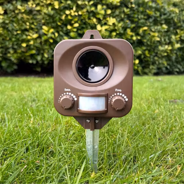 PestBye Battery Powered Ultrasonic Fox Repellent in Brown