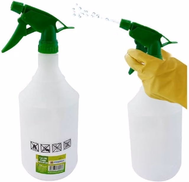 BARGAINS-GALORE Set of 2 White Manual Pressure Water Spray Bottles, 1 l each – 1