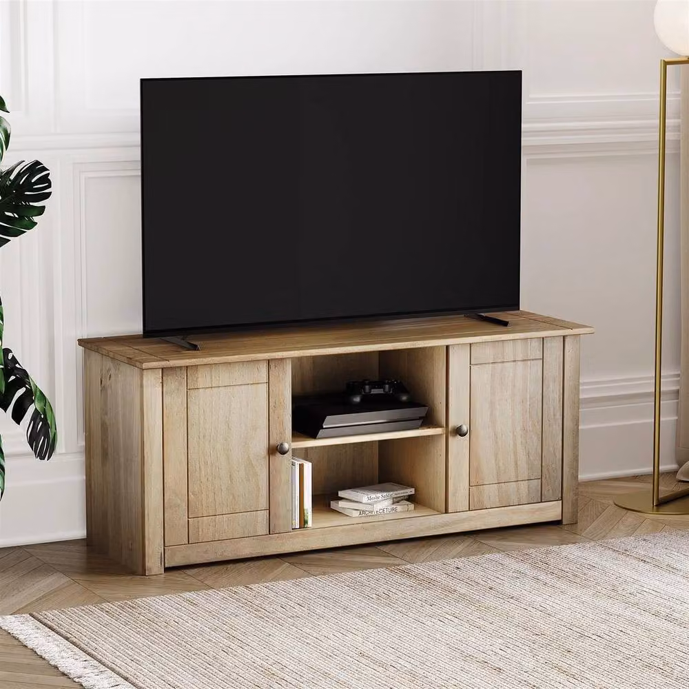 Havendro Rustic Natural Oak and Waxed Pine Flat Screen TV Unit with 2 Doors and 1 Shelf – 3