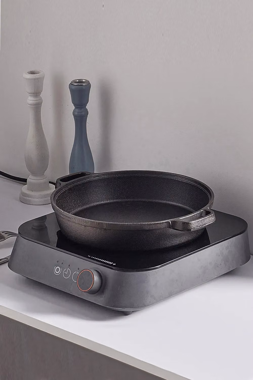 Living and Home Black Cast Iron Frying Pan Griddle, Pre-Seasoned, W: 30 cm, D: 23 cm, H: 5 cm – 2