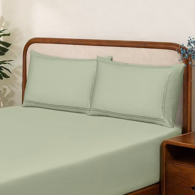 MHG Living Premium Double Fitted Sheet and Pillowcase Set, 300 Thread Count 100% Cotton Mako Satin, Green, W: 140 cm, L: 200 cm, Depth: 30 cm
