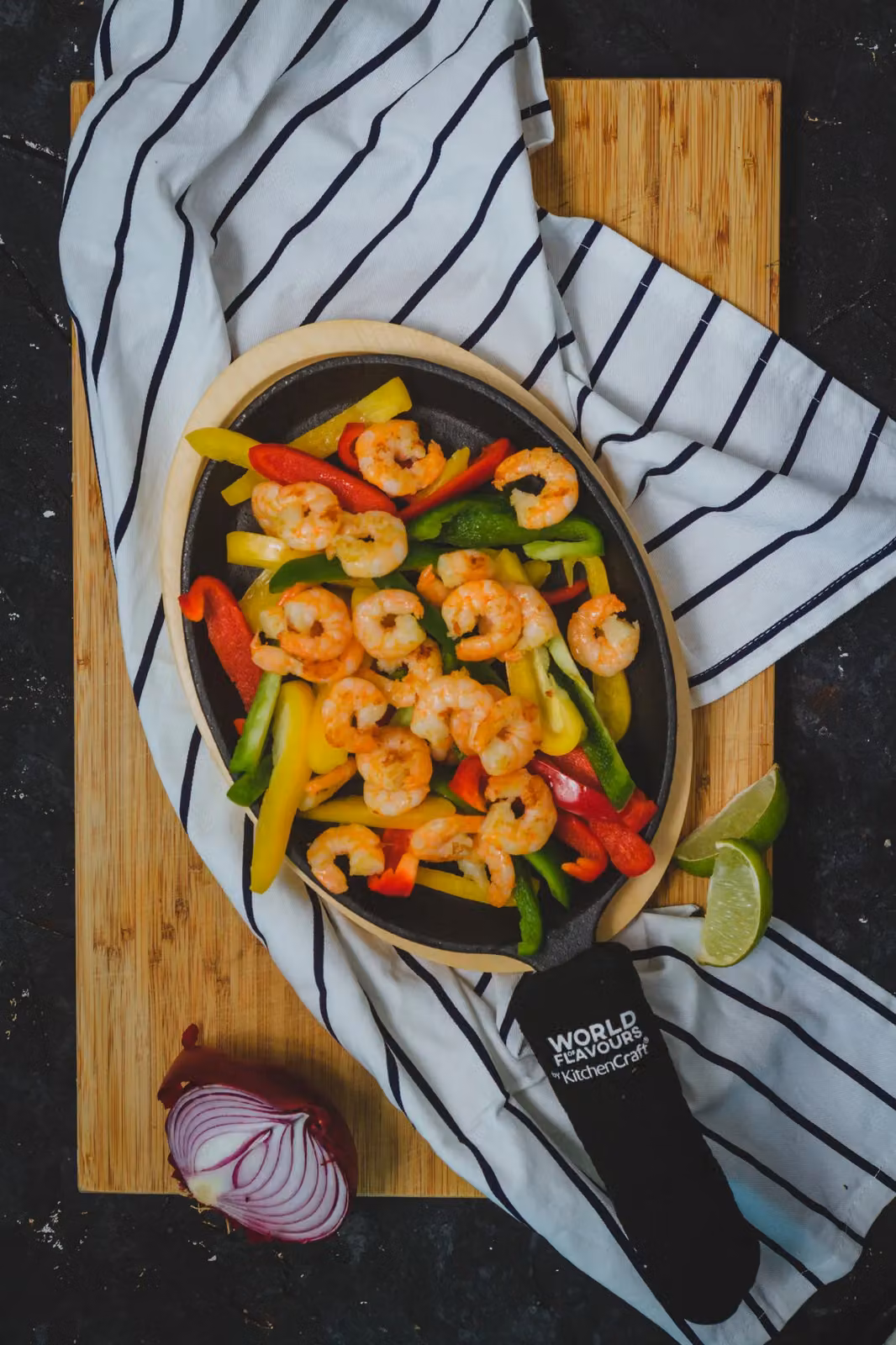 KitchenCraft Cast Iron Fajita Sizzler in Black, W/D/H: 41 x 19 x 5 cm – 5