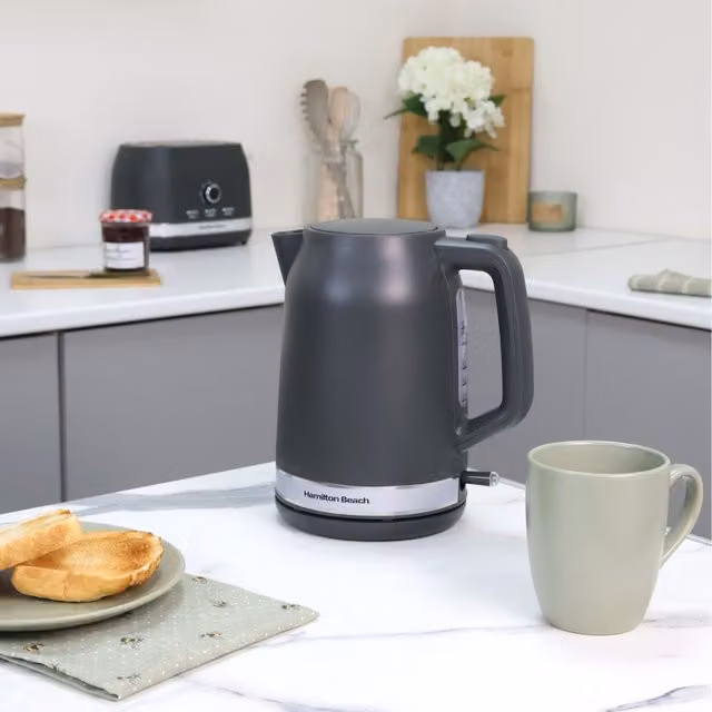 Hamilton Beach 1.7 l Kettle in Black and Anthracite with Auto Shut-off
