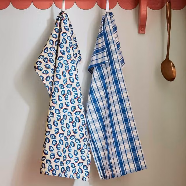 Land & Shore Set of 2 Woven Check and Seedling Cotton Tea Towels in Multicolour
