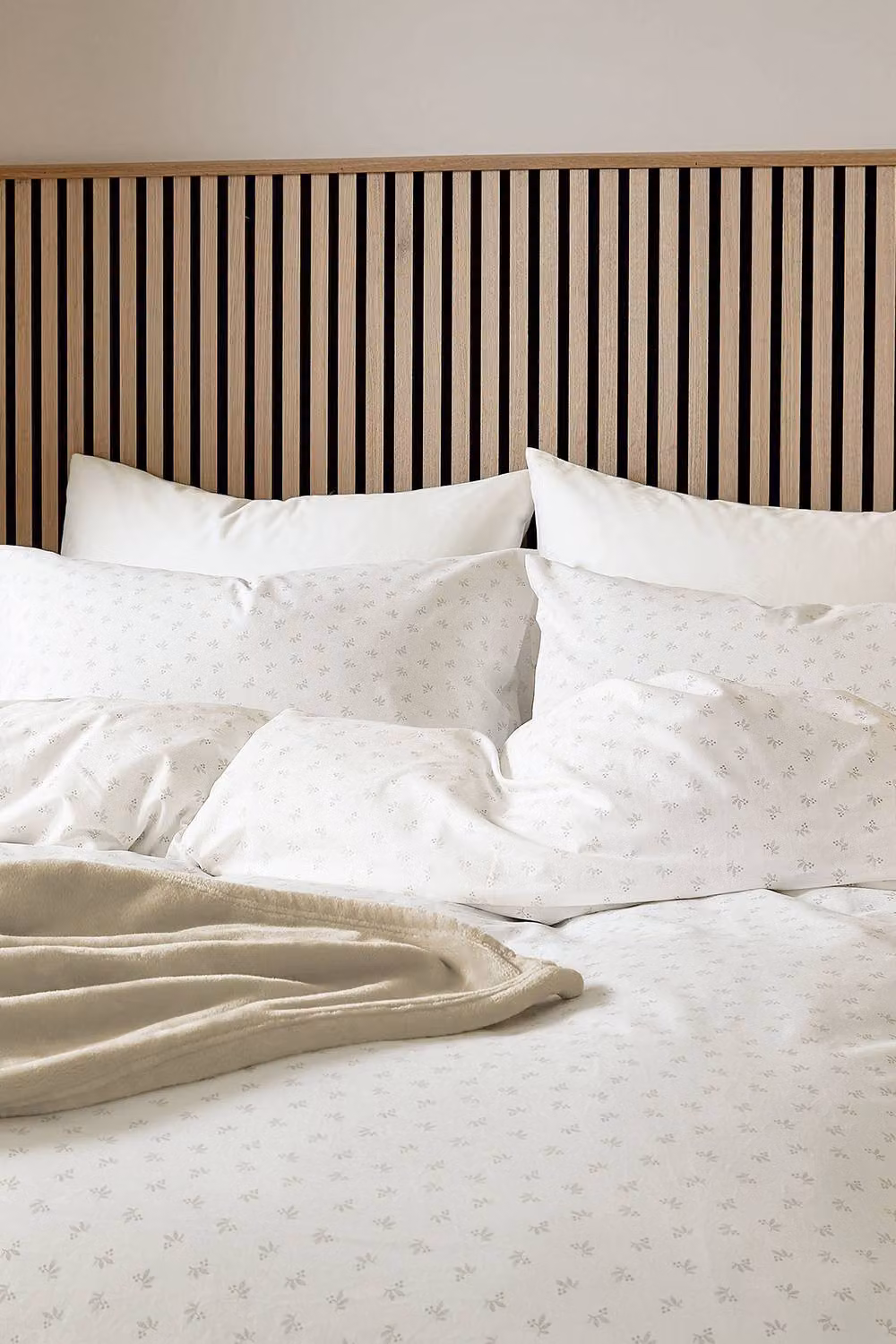 Helena Springfield Leaf Sprig Floral Duvet Cover and Pillowcase Set in White and Beige, W: 90 cm x H: 200 cm – 2
