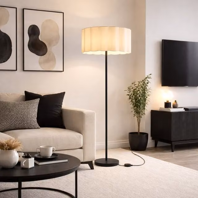 CGC Lighting Lena Matt Black Straight Floor Lamp with Large Scalloped Fabric Lampshade in Beige and Black, Height: 163 cm, Diameter: 48 cm