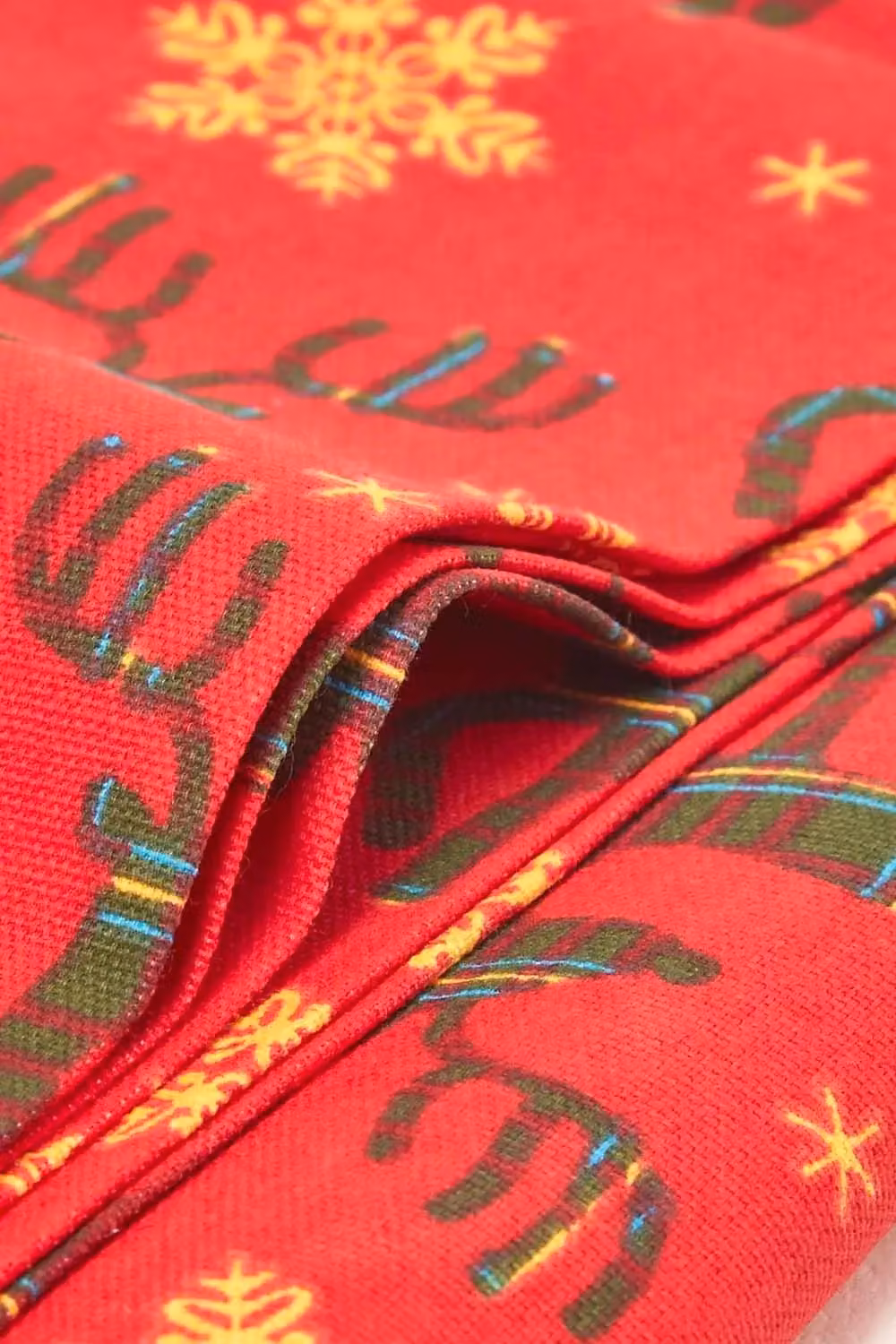 Homescapes Red and Gold Checked Cotton Christmas Tablecloth, W/D/H: 178 x 305 cm – 3