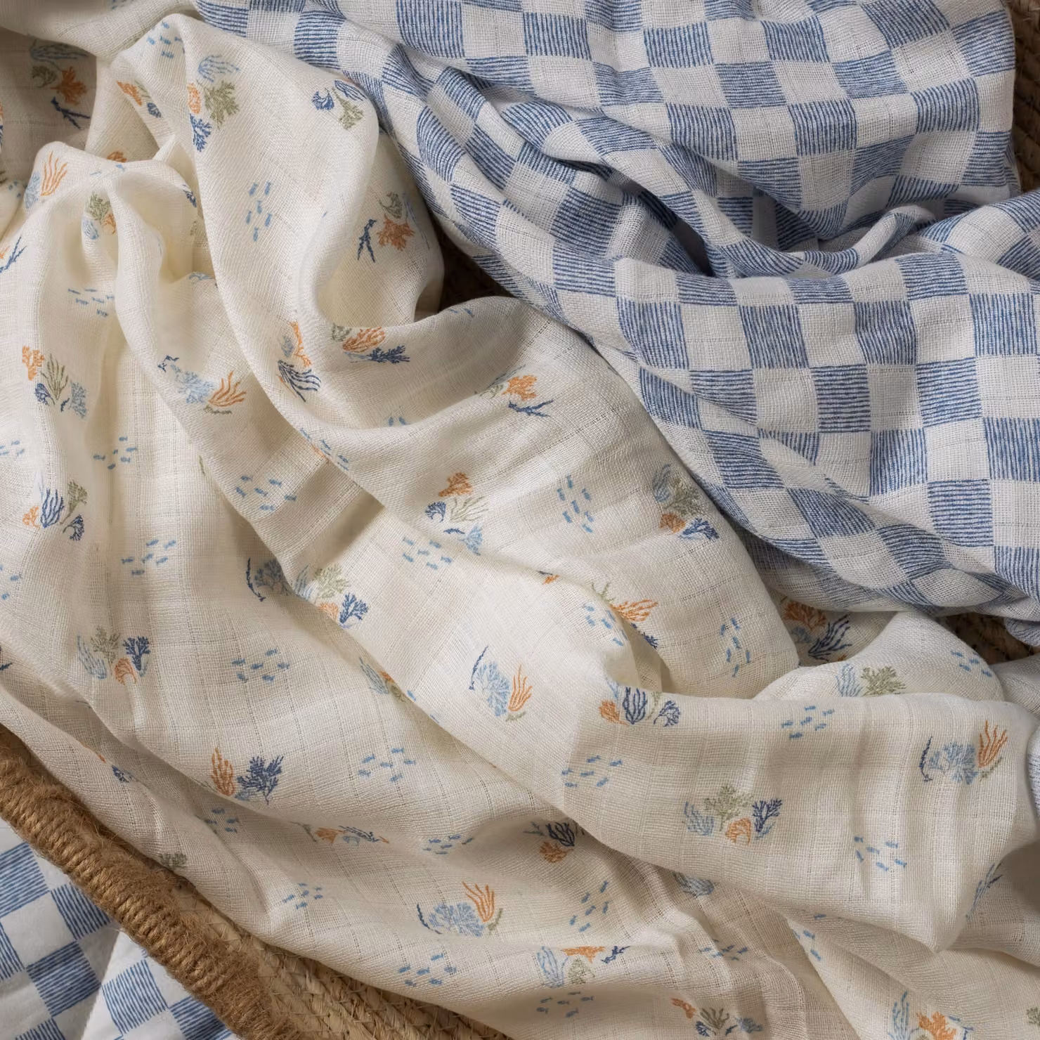 Avery Row Organic Cotton Baby Muslin Swaddles Set of 2 in Coastline / Waves – 2