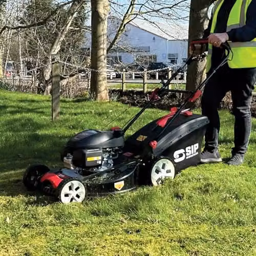 SIP Self-Propelled Petrol Lawnmower with Honda Engine, 56cm Cutting Width, 60L Collector and Mulching Kit, Black – 7