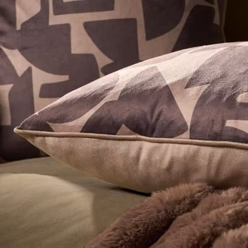 OHS Set of 2 Abstract Print Matte Velvet Cushion Covers, Brown, W/D/H: 45 x 45 x 45 cm – 3