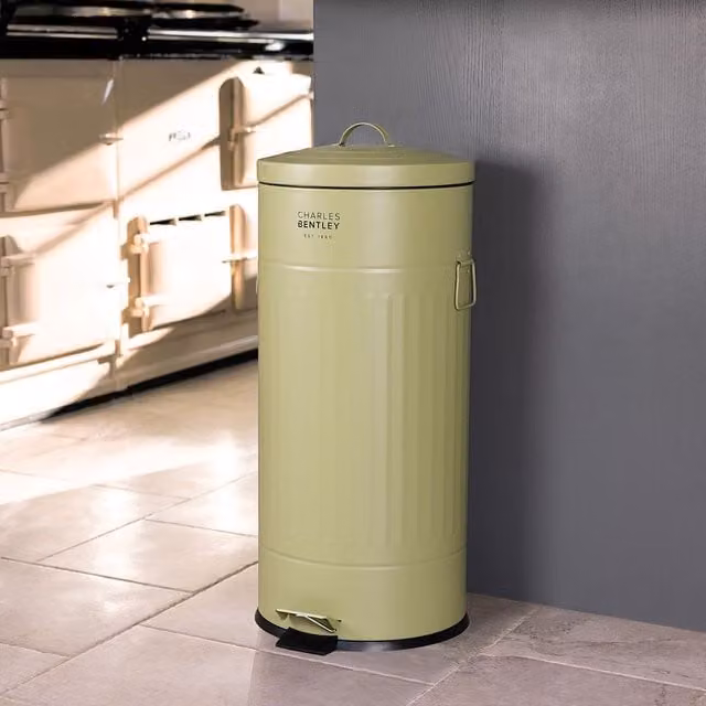 Charles Bentley 30L Retro Steel Pedal Bin with Removable Inner Bucket, Green