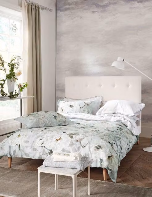 Designers Guild Fleur Blanche Reversible Floral Cotton Sateen Bedding Set, Grey, W: 200 cm x H: 200 cm