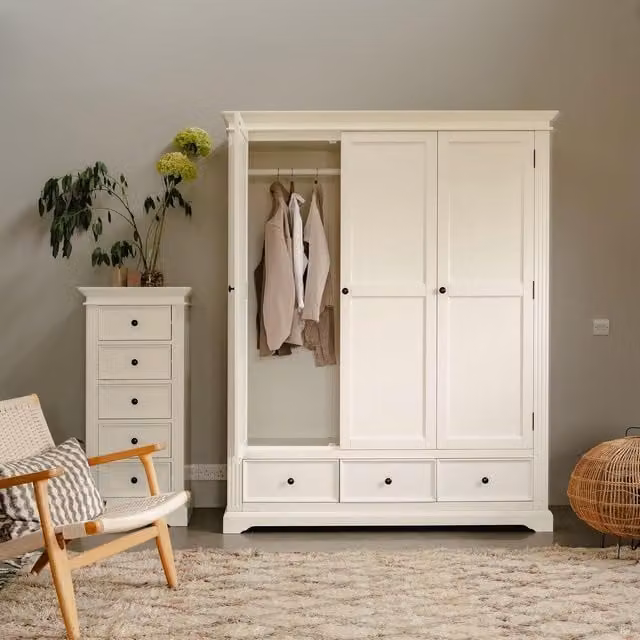 Gainsborough Triple Wardrobe in Vintage Cream with Doors and Drawers, H 200 cm x W 160 cm x D 62 cm