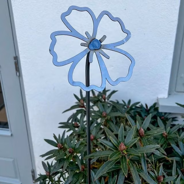 Poppyforge Pack of 3 Flowering Petal Plant Pins in Silver Metal, Height: 60 cm