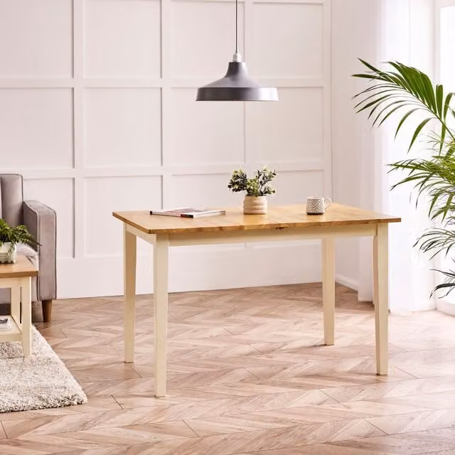 FurnitureboxUK Salcombe Extending Rectangular Wooden Dining Table and 4 Whitby Dining Chairs in Cream