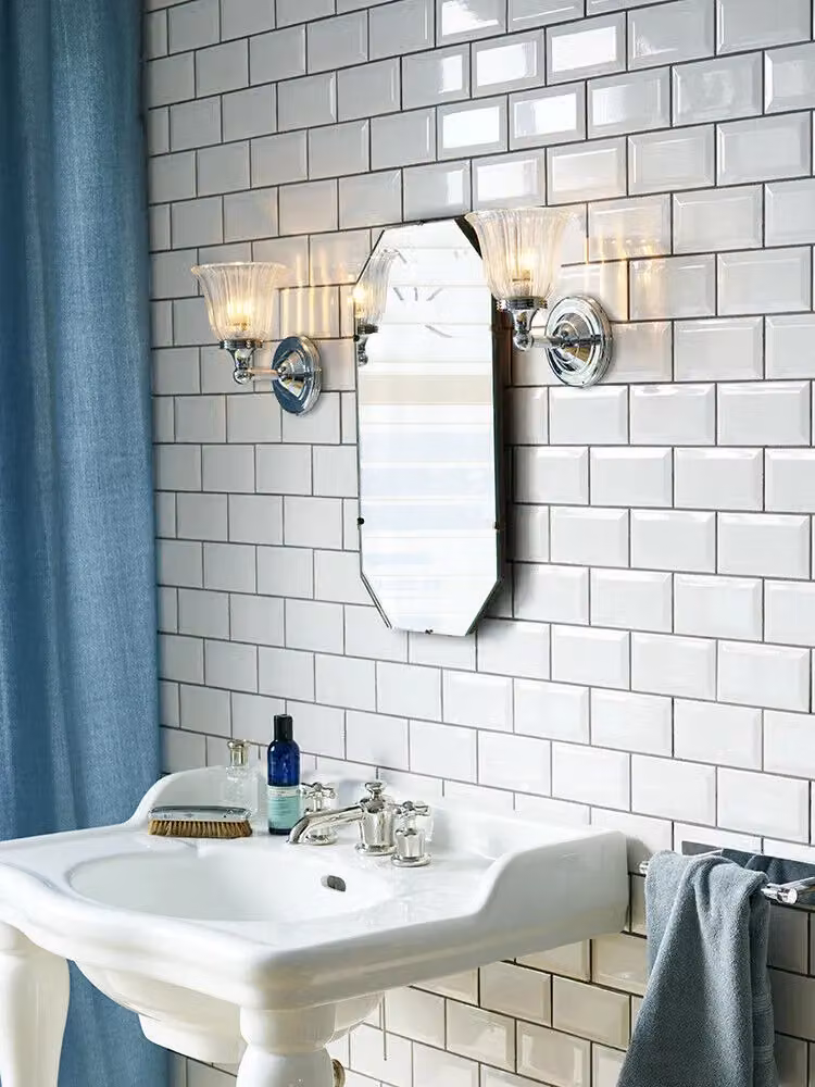 Loops IP44 Wall Light in Polished Chrome and Clear Glass with G9 LED Bulb – 2