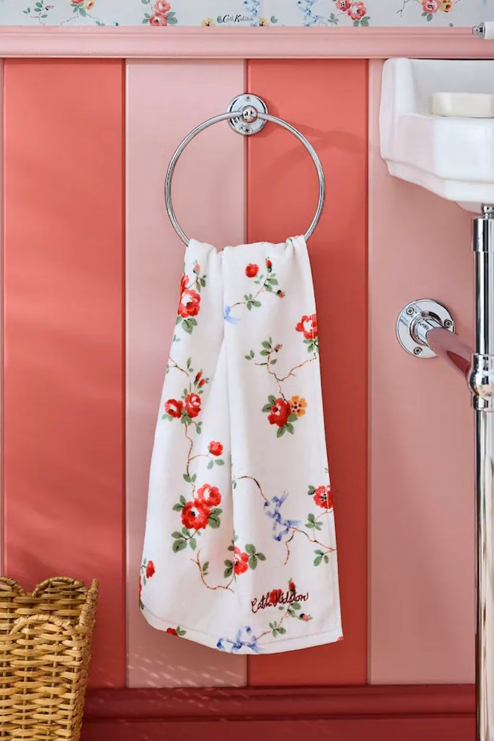 Cath Kidston White Floral Rose and Bows Cotton Terry Velour Bath Towel W/H: 127 x 70 cm – 2
