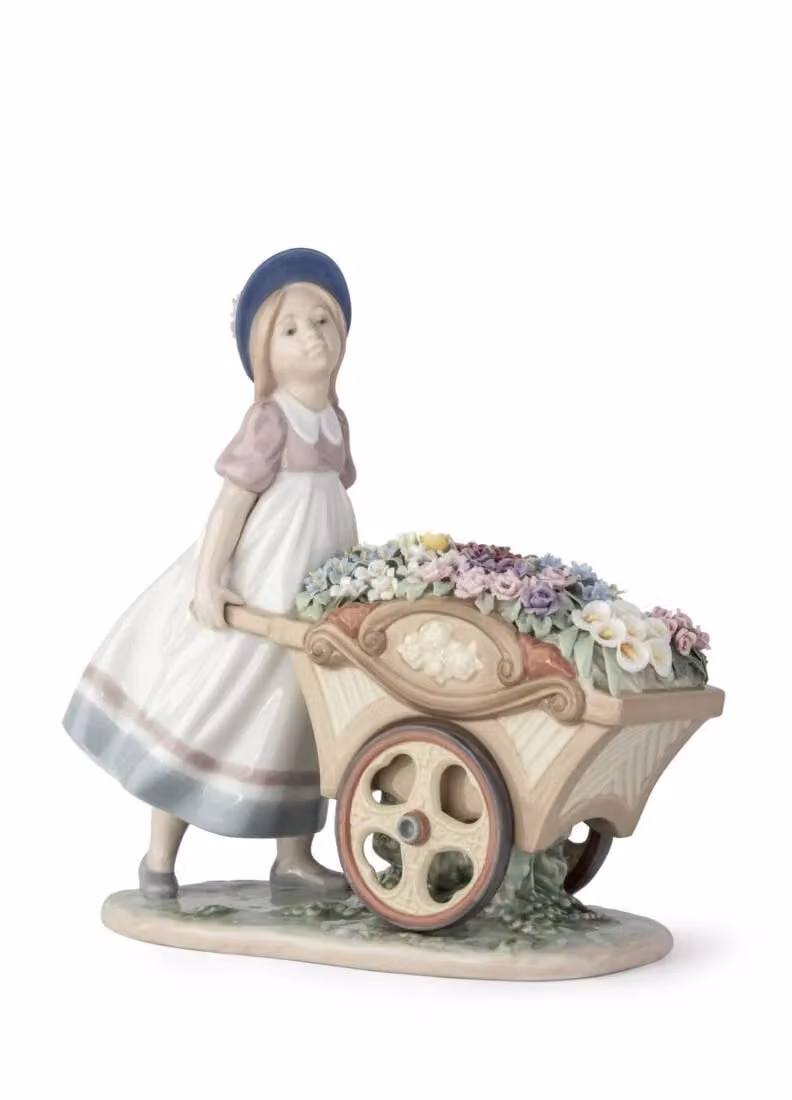 Lladró Loves Tender Tokens Girl Multicolour Porcelain Figurine