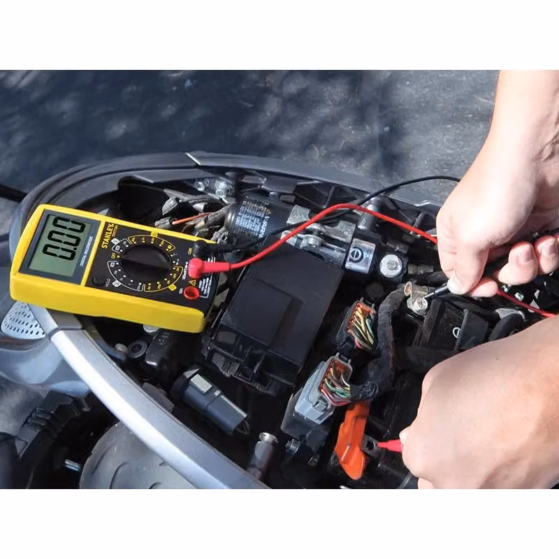 Stanley AC/DC Digital Multimeter in Yellow and Multicolour – 3
