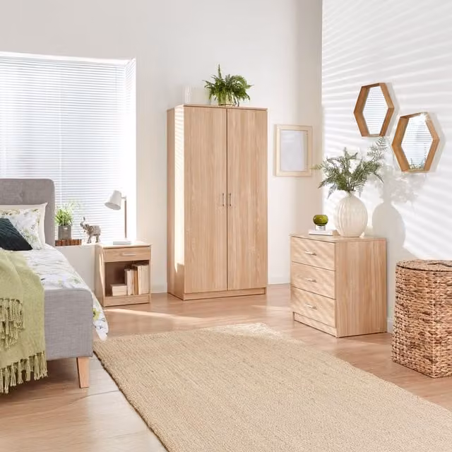 Panama 3 Piece Oak Bedroom Set in Brown