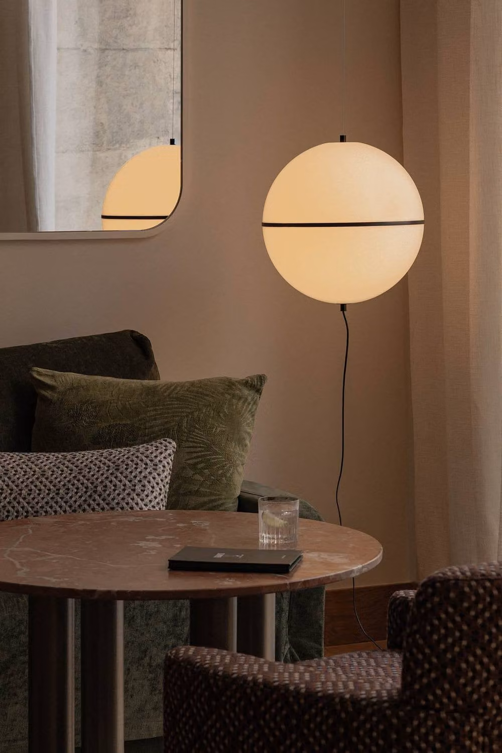 Faro Lab Netlighting Dome Pendant Light with Black Gloss and White Glass Shade, Diameter: 42 cm – 2