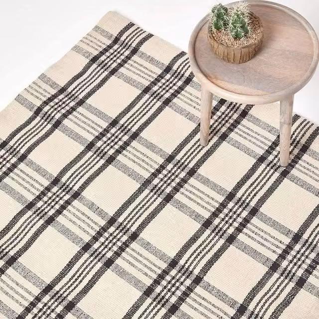 Homescapes Logan Tartan Check Non-Slip Wool Rug in White and Black, W: 120 cm