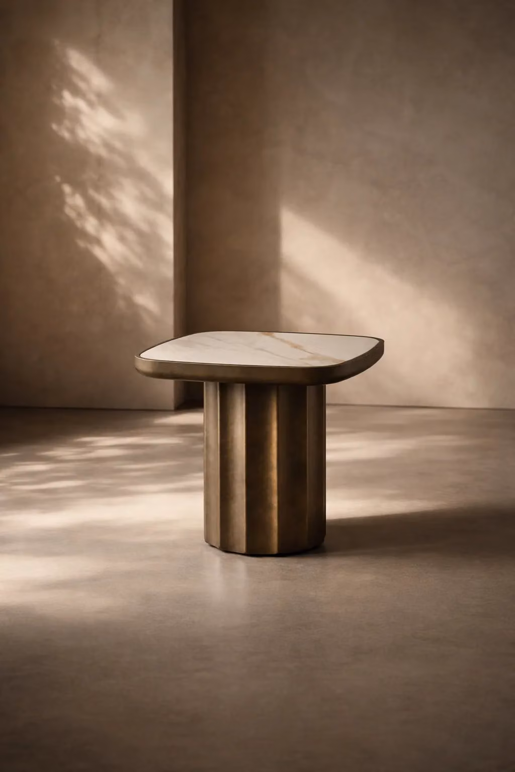 Tommy Franks Genio Modern Ceramic Side Table in Gold and Bronze with Square Top, W/D/H: 52 x 50 x 50 cm