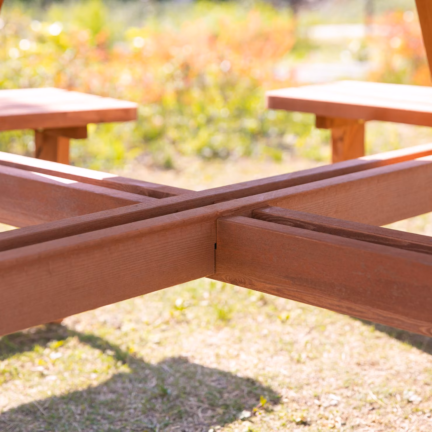 Outsunny 8 Seater Round Wooden Picnic Table and Bench Set in Rustic Brown – 6
