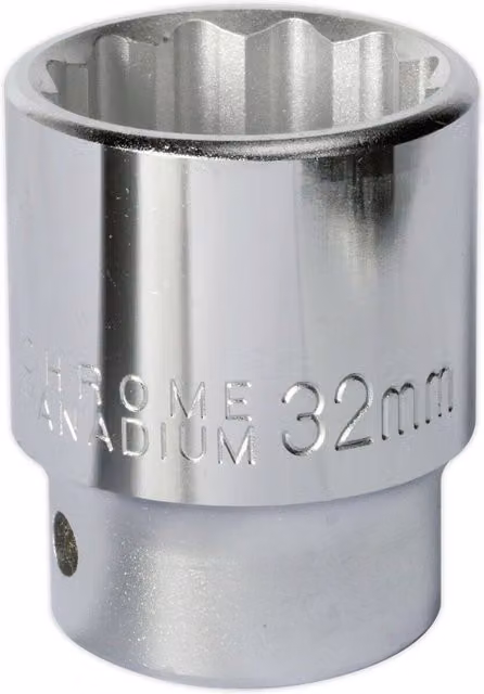 Loops 32mm Forged Steel 3/4 inch Square Drive Chrome Vanadium Socket in Silver