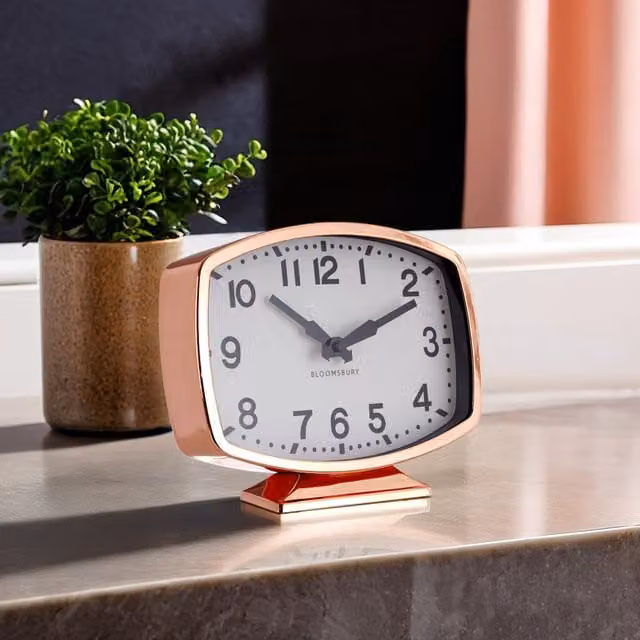 Premier Baillie Vintage Analog Quartz Tabletop Clock in Gold, Black and White Metal – 1